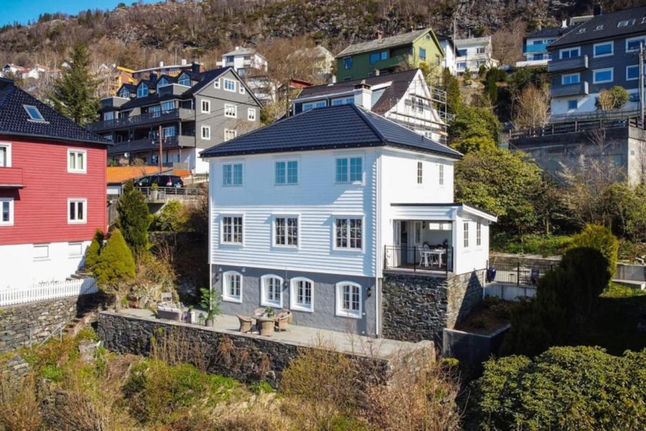 Dinbnb Homes I Luxury With Hot Tub & Views